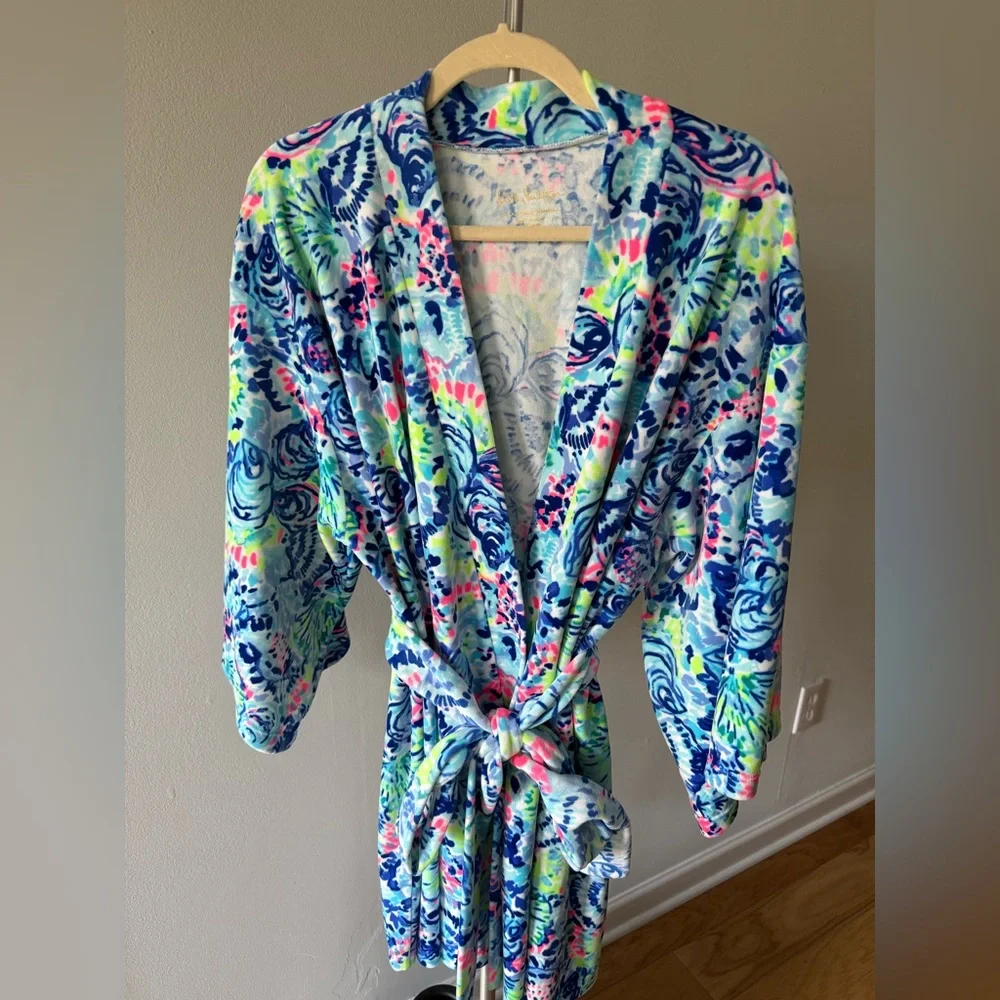 Lilly Pulitzer Elaine Velour Robe in Ocean Commotion